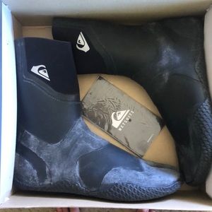 NWT Quiksilver NEO-GOO 3mm split toe surf booties
